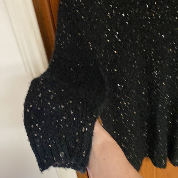 Vintage black Ladies sequins sweater perfect for the holiday season. - Picture 4 of 5